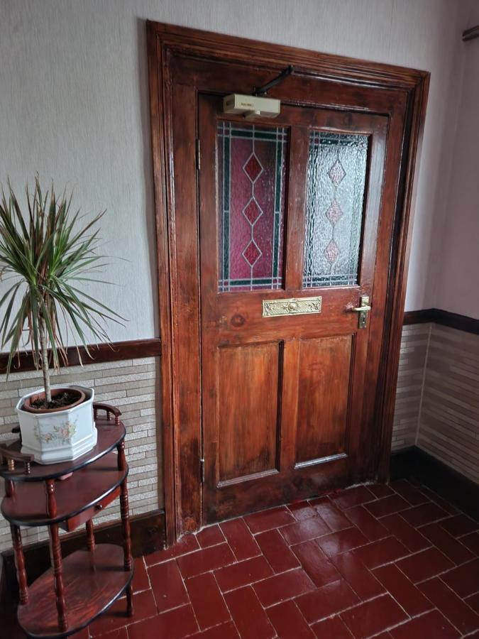 Ty Llew Hotel Llandysilio Exterior foto